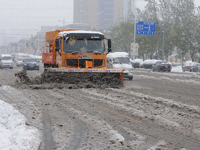 城区道路除雪作业